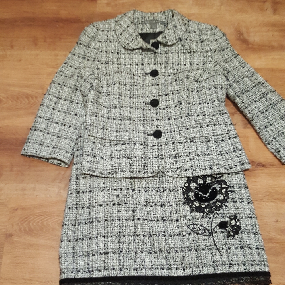 2pcs Outfit Women's Skirt Suit Size 6
